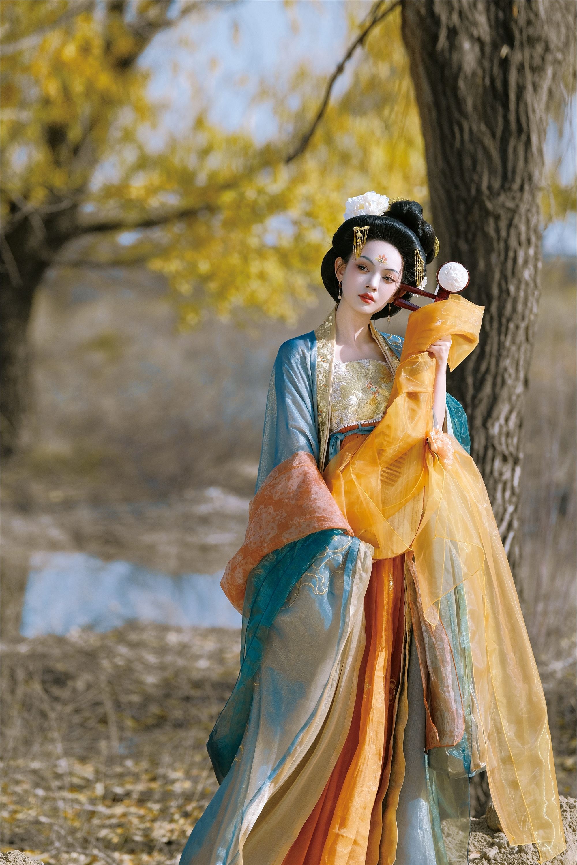 YITUYU艺图语 2025.01.22 金牡丹 秋秋